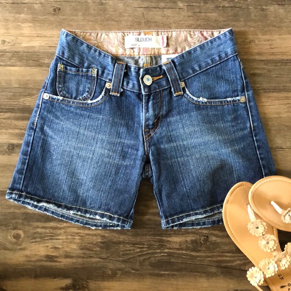 Levi's Pants - Levi’s 504 Slouch Jean Shorts size 1